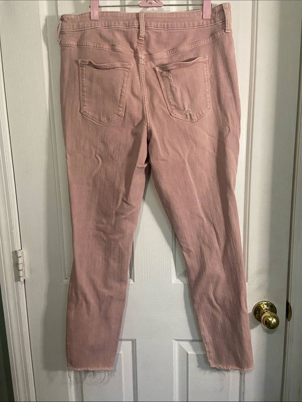 Universal Thread Pink Distressed Cropped Jeans - Picture 3 of 3